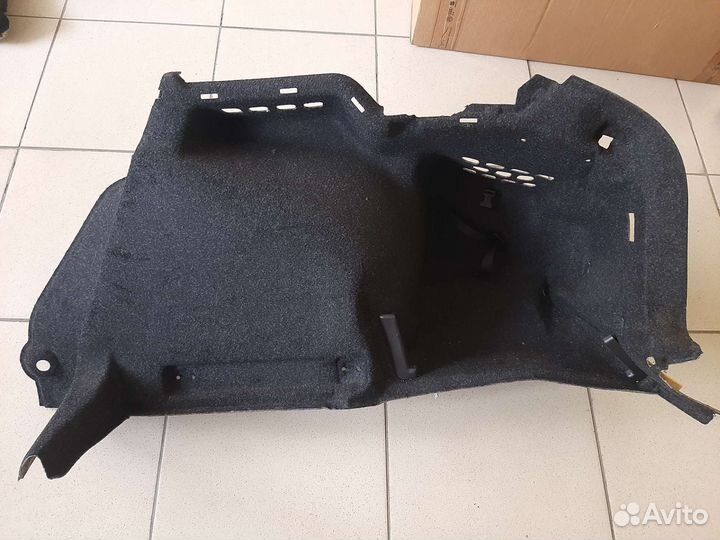 Обшивка багажника правая Skoda Octavia A-8