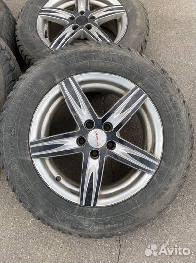 R15 Goodyear UltraGrip Extreme 195/65, PCD 5x100 DIA 57.1