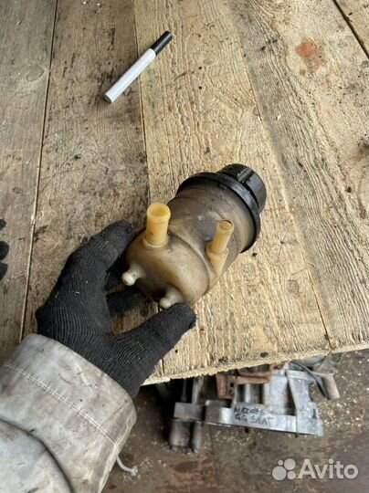 Бачок гура Hyundai Sonata 5