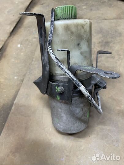 Насос эур Skoda