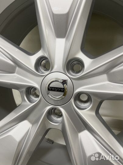 Новые Volvo XC60 II 2022, Continental 235/60 R18