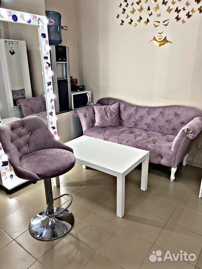 Стул барный мастера бровиста визажиста