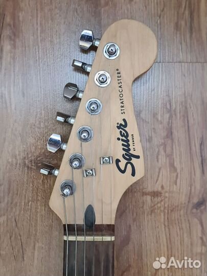 Электрогитара fender squier stratocaster bullet