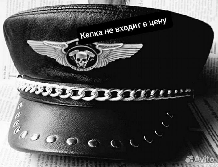 Нагрудный знак с черепами