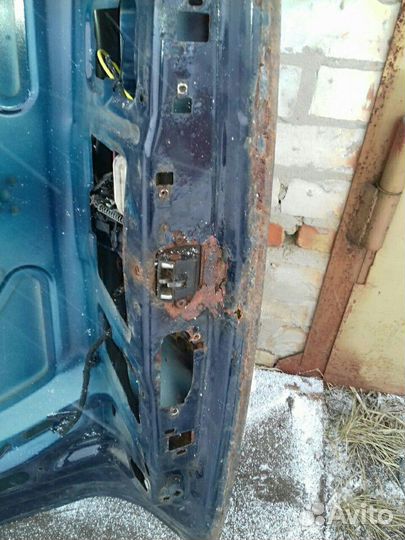 Крышка багажника мерседес 220. бампер