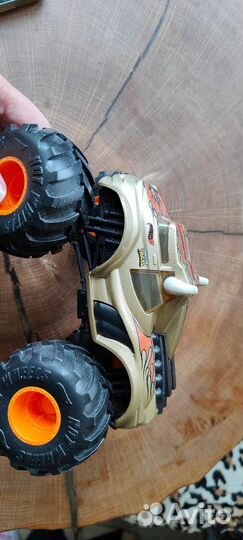 Hot wheels игрушка