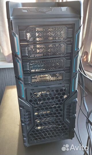 Корпус Bigtower Thermaltake Overseer RX-I E-ATX