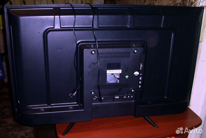 Телевизор Dexp U43H8000E (битая матрица) без п.д.у