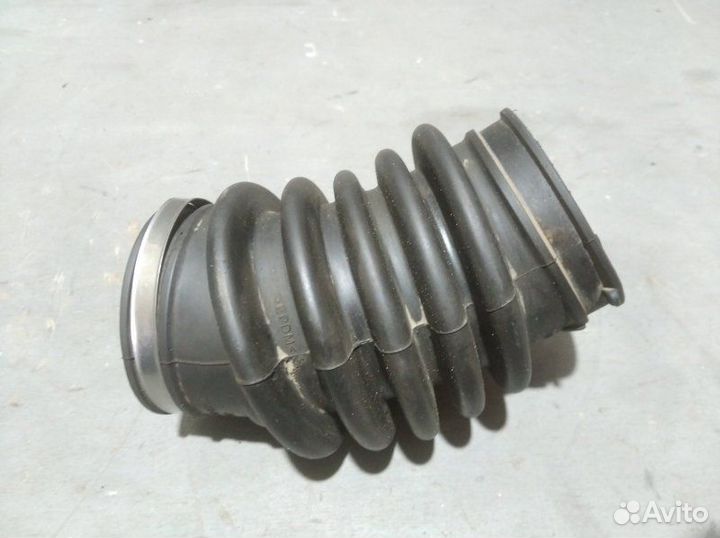 Патрубок воздушного фильтра Ford Focus 2 седан 1.8