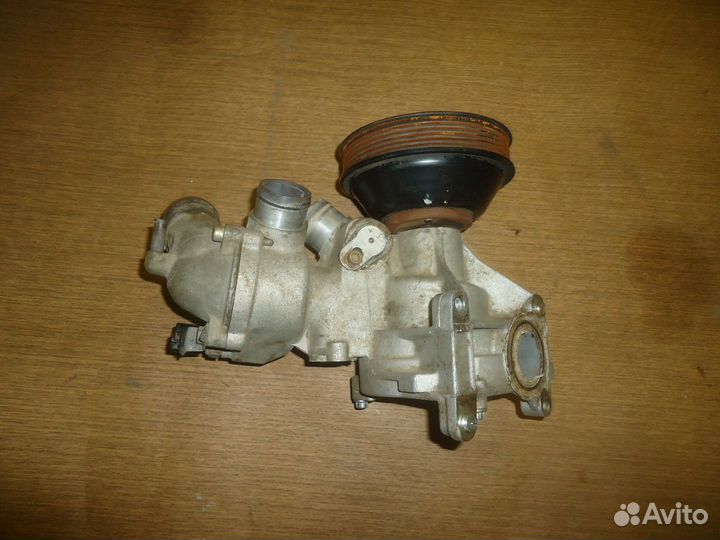 Помпа Ssang Yong Musso 3.2 бензин