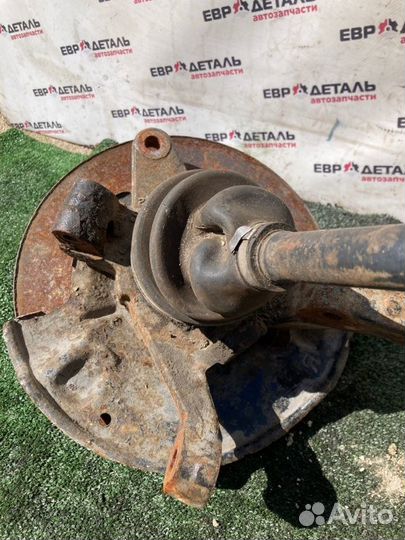 Кулак поворотный передний правый Kia Spectra седан