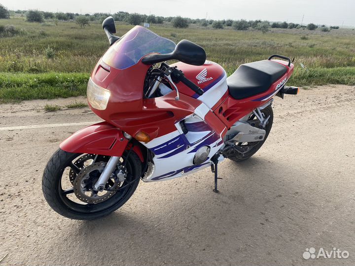 Honda cbr600f2