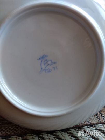 Сервиз чайный, тарелки, салатники