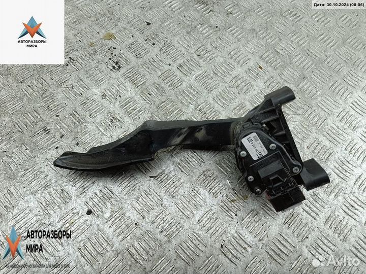 Педаль Opel Zafira 2 (B) рест. 2009 9202341