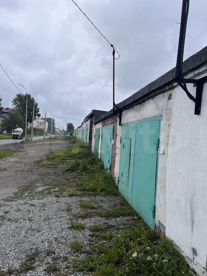 Гараж, > 30 м²