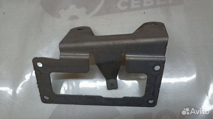 Кронштейн Volkswagen Tiguan 5N1 cawa 2010