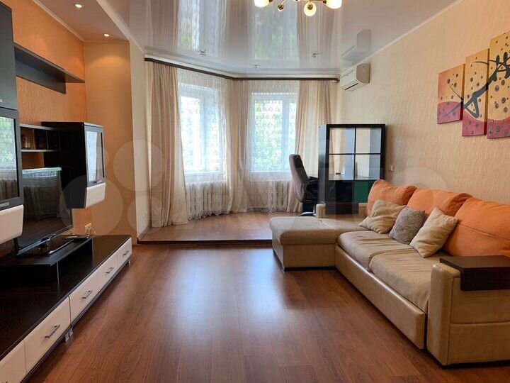 2-к. квартира, 65 м², 3/10 эт.