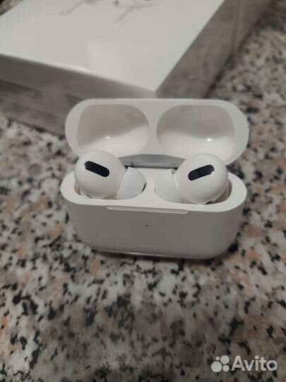 Беспроводные наушники apple airpods