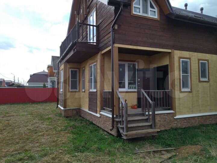 Дом 98 м² на участке 4 сот.