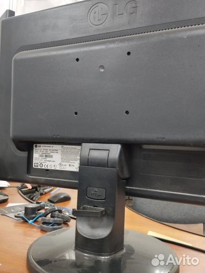 Монитор для компьютера LG flatron W1942S-BF
