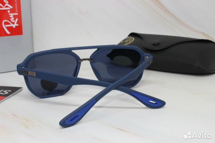 Солнцезащитные очки Ray Ban