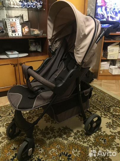 Прогулочная коляска