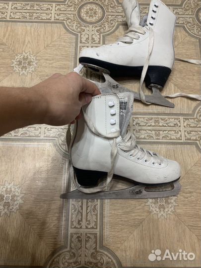 Коньки женские размер 32