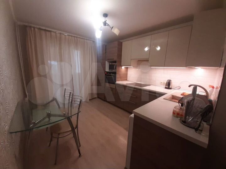 2-к. квартира, 58 м², 1/16 эт.