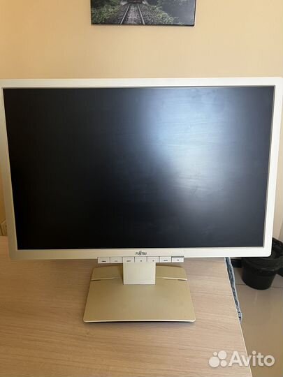 Монитор fujitsu