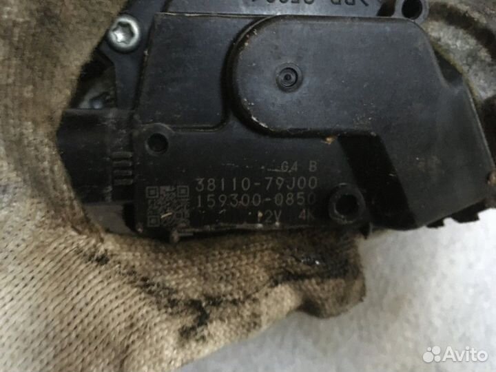 Трапеция стеклоочистителей с моторчиком