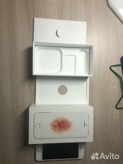iPhone SE, 32 ГБ