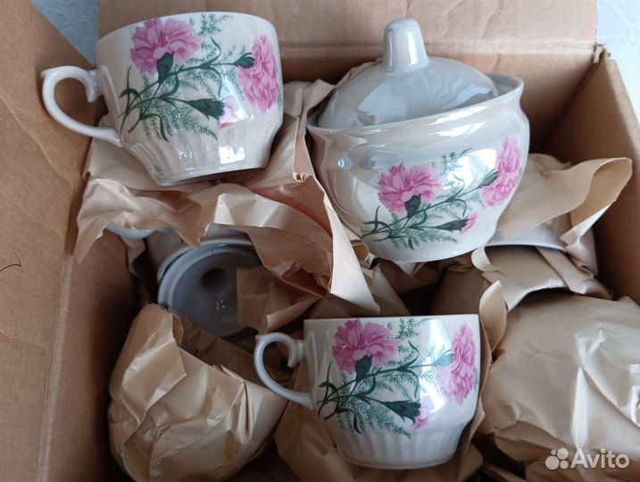 Абсолютно новый чайный сервиз Гвоздики