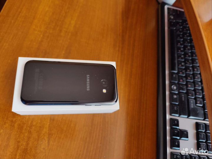 Телефон Samsung galaxy a5 2017