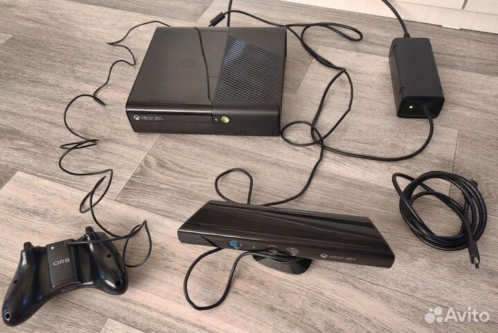 Xbox 360 Е (500 gb ) c кинектом