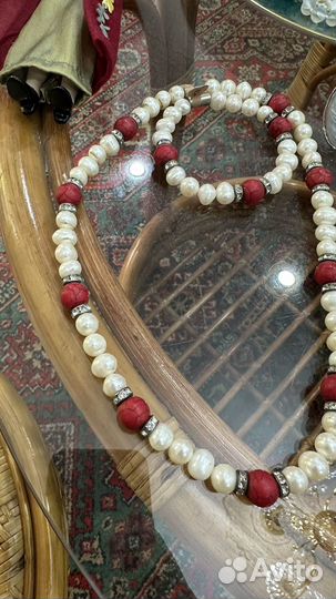 Комплект с кораллом и жемчугом