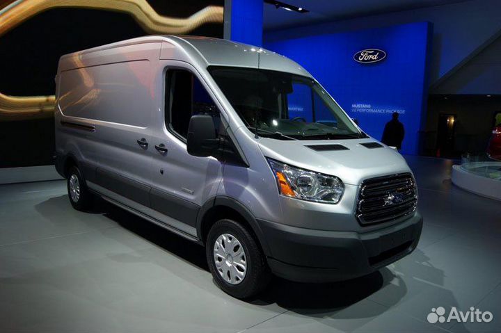 Водитель на Ford transit