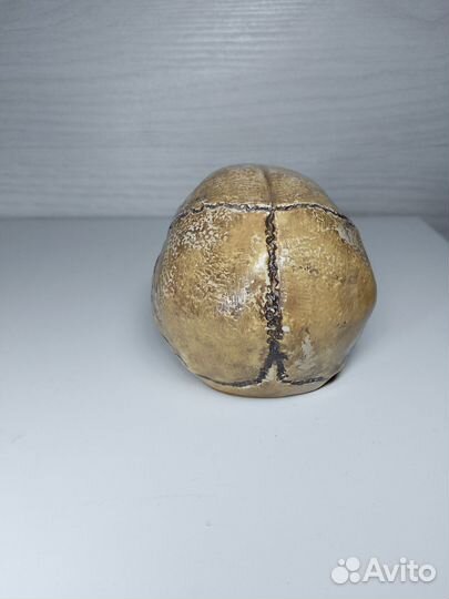 Гипсовая фигура череп