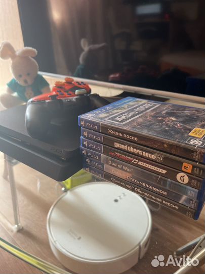 Sony playstation 4 slim 1tb + 2 джойстика + игры