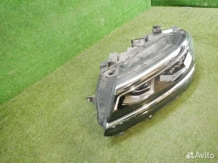 Фара левая Volkswagen Tiguan