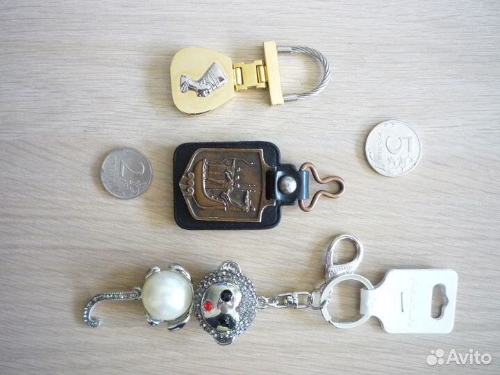 Лот оригинальных брелоков