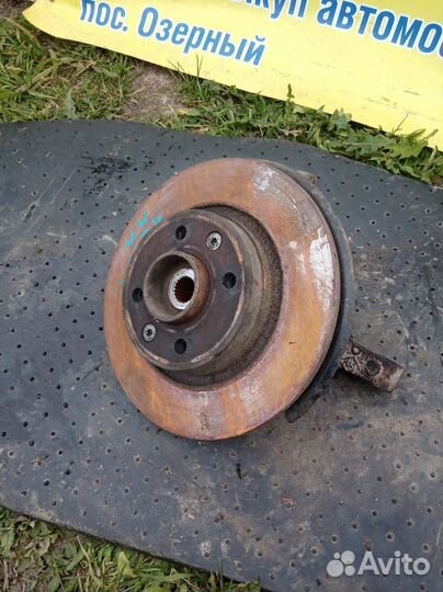 Кулак поворотный передний правый Renault Logan