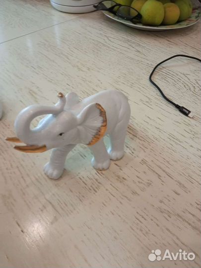 Статуэтка слон фарфор с позолотой большой 30х30 см