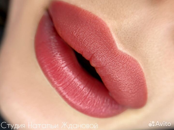 Эффектный перманентный макияж