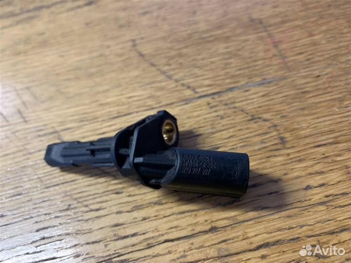 Датчик ABS задний левый VW Passat B6