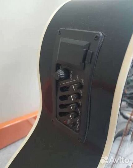 Электроакустическая гитара