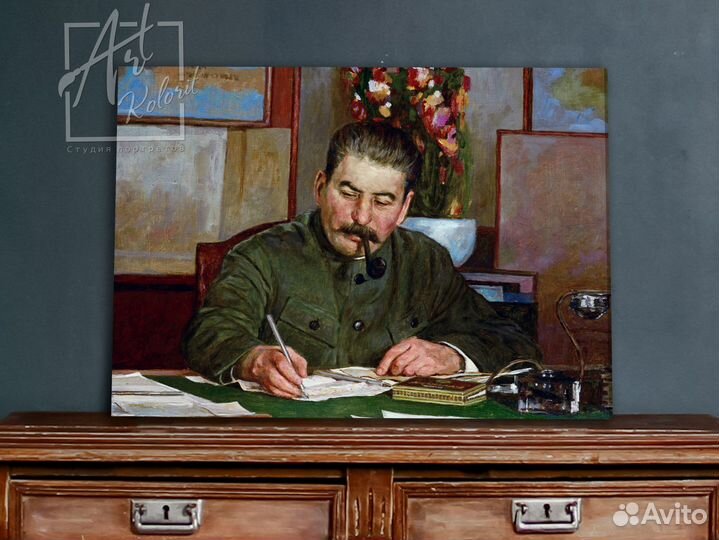 Портрет Сталина за столом 70х50см