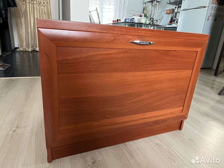 Комоды и тумбы