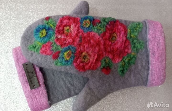 Варежки женские