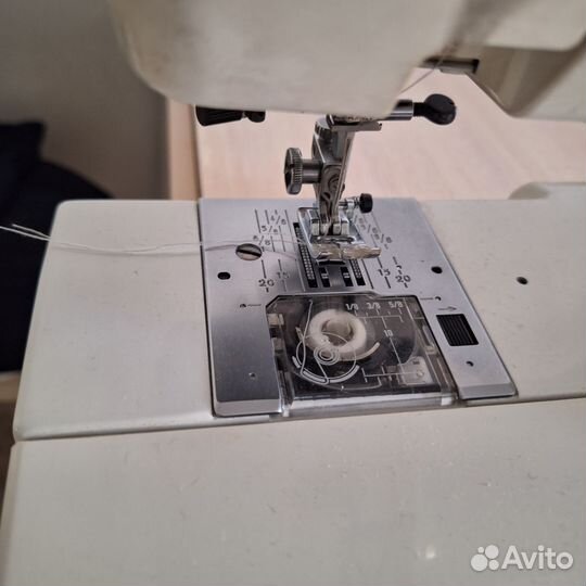 Швейная машинка janome