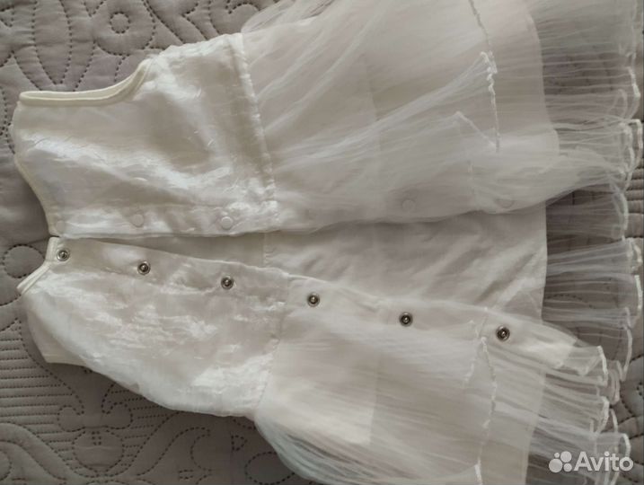 Три комплекта одежды на девочку.6-12 мес